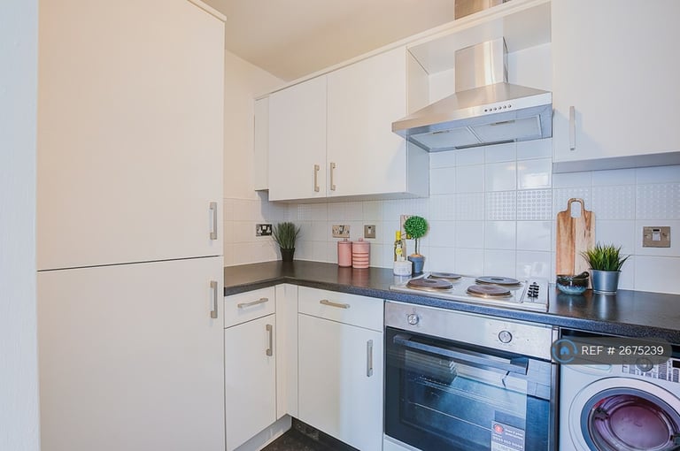 2 bedroom flat in Fellowes Road, Peterborough, PE2 (2 bed) (#2675239)