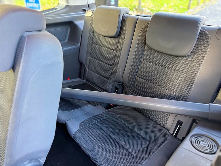 2011 Volkswagen Touran 2.0 TDI SE 5dr DSG MPV Diesel Automatic