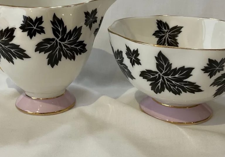 1930’s Maple leaf China Milk jug and sugar bowl. OTHELLO Salisbury 