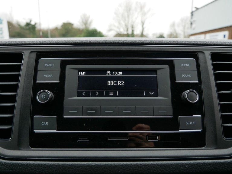 2024 VOLKSWAGEN CRAFTER CR35 2.0 TDI 140 BHP ETG LUTON ( TAIL-LIFT / AIR CON )