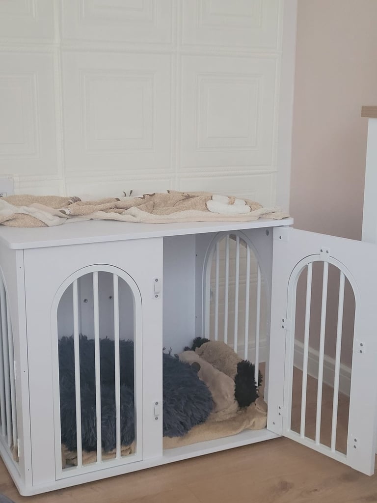 Dogs crate - bedside table style 