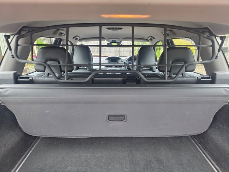 Genuine Volvo V70 dog guard and divider