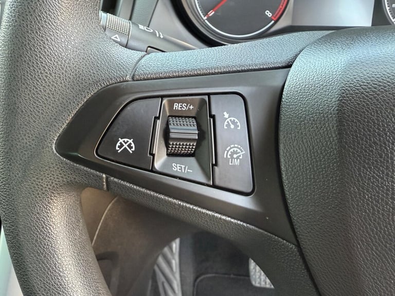 2017 Vauxhall Zafira Tourer 1.4i Turbo Energy Auto Euro 6 5dr MPV Petrol Automatic