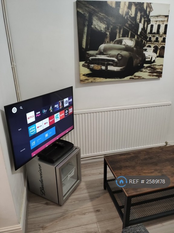 1 bedroom in Phillips Parade, Swansea, SA1 (#2589178)