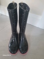 Girls size 1 Wellington boots 