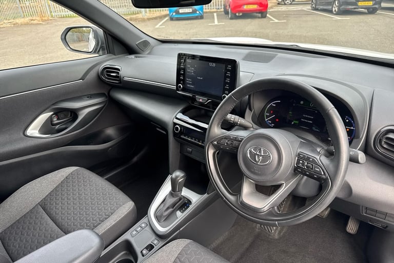 2024 Toyota Yaris 1.5 Hybrid Design 5dr CVT Estate Hybrid Automatic
