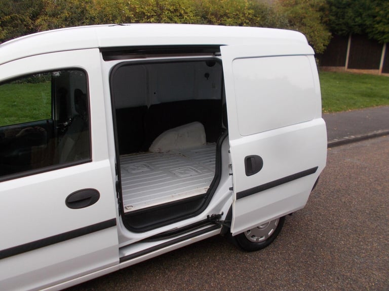 2010 Vauxhall Combo 1.3 CDTi 1700 16v 3dr CAR DERIVED VAN Diesel Manual