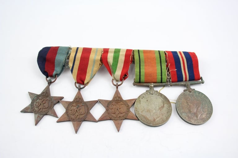 WW2 5 Medal Group/Set Mounted : 1939-45/Africa/Italy Stars + Defence/War Medals