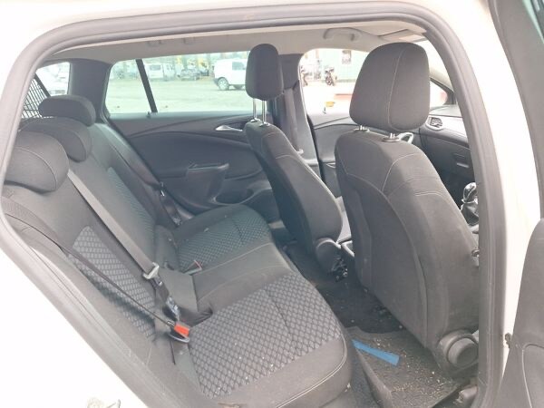 2018 Vauxhall Astra 1.6 CDTi BlueInjection Design Sports Tourer 5dr Diesel