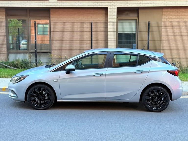 2016 Vauxhall Astra 1.6 CDTi 16V Design 5dr HATCHBACK Diesel Manual