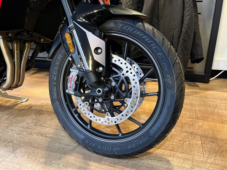 2025 Triumph Tiger 900 GT PREMIUM TWIN COLOUR Petrol black 6 Speed