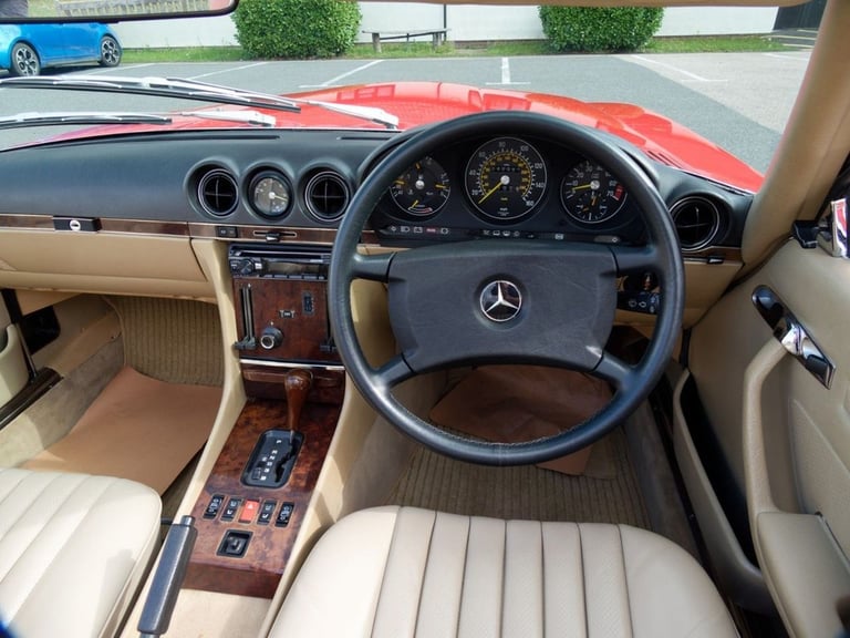 1988 Mercedes-Benz SL 3l 2d  AUTO  188 BHP Convertible Petrol Automatic