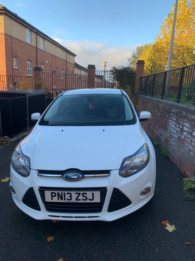 Ford, FOCUS, Hatchback, 2013, Manual, 998 (cc), 5 doors