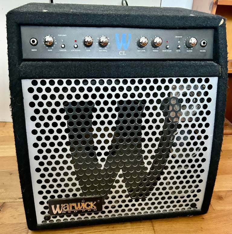 image for Warwick CL 150 Watt Bass Combo Amp (12&quot; Celestion speaker, fan-cooled) fully working