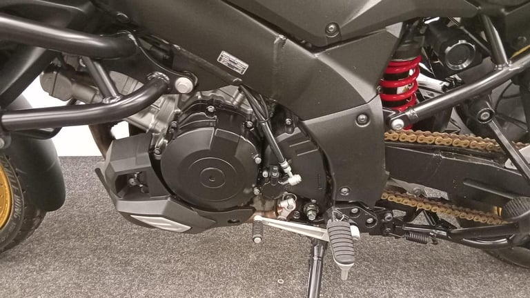 SUZUKI DL1000 ** 12 MONTH MOT - DELKEVIC EXHAUST - CRASH BARS ** 