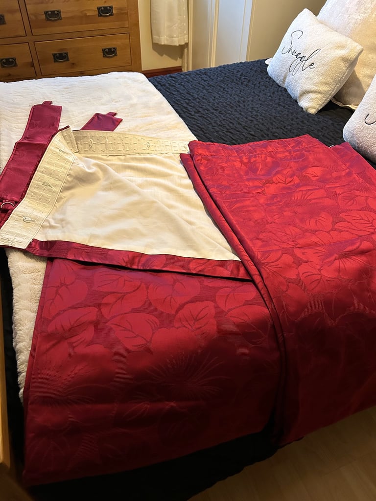 image for Fully lined tapered curtains