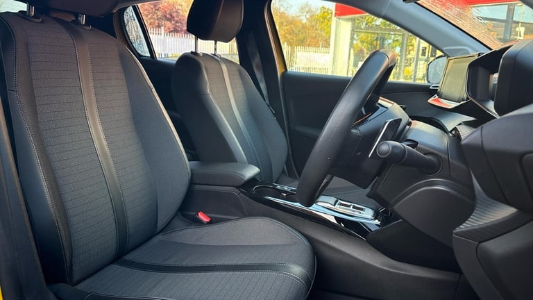 2023 Peugeot 208 1.2 PureTech 100 Allure Premium + 5dr EAT8 HATCHBACK PETROL Automatic