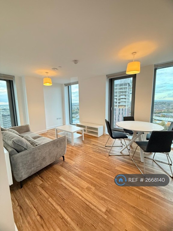 2 bedroom flat in Michigan Point Tower D, Salford, M50 (2 bed) (#2668140)