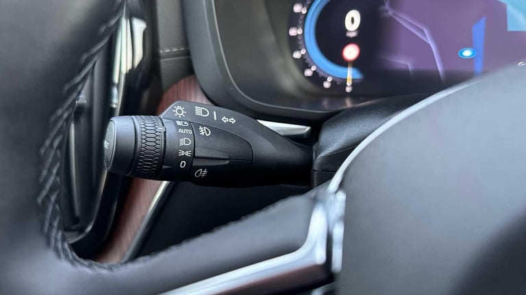 2024 Volvo XC60 Ultimate, B5 AWD Mild hybrid, Petrol, Dark ESTATE Petrol/Electric Hybrid Automatic