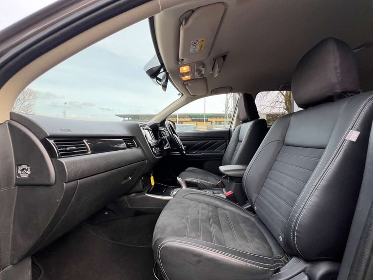 2017 Mitsubishi Outlander 2.0h 12kWh Juro CVT 4WD Euro 6 (s/s) 5dr SUV Hybrid Automatic