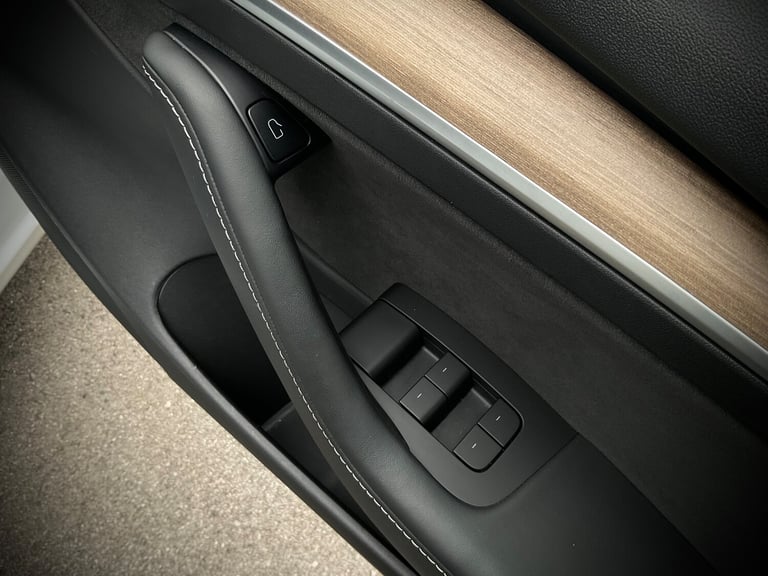 2021 Tesla Model 3 LONG RANGE AWD Saloon ELECTRIC Automatic