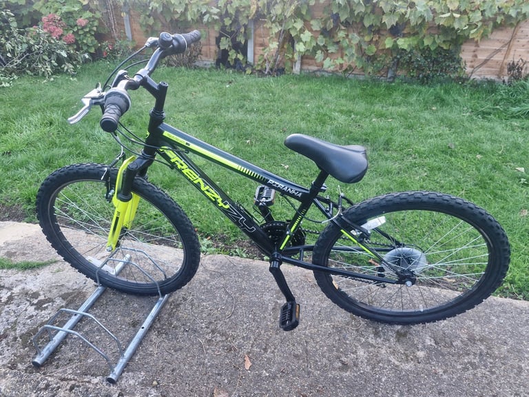 BOYS TEENAGER YOUTH FRENZY PIRANHA 24 INCH WHEELS 13 INCH FRAME 18 SPEED BIKE BICYCLE
