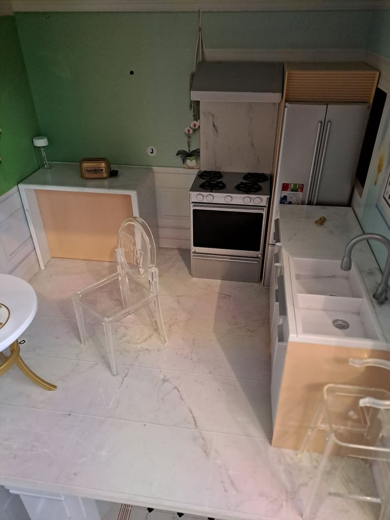 Rainbow high dolls house complete 