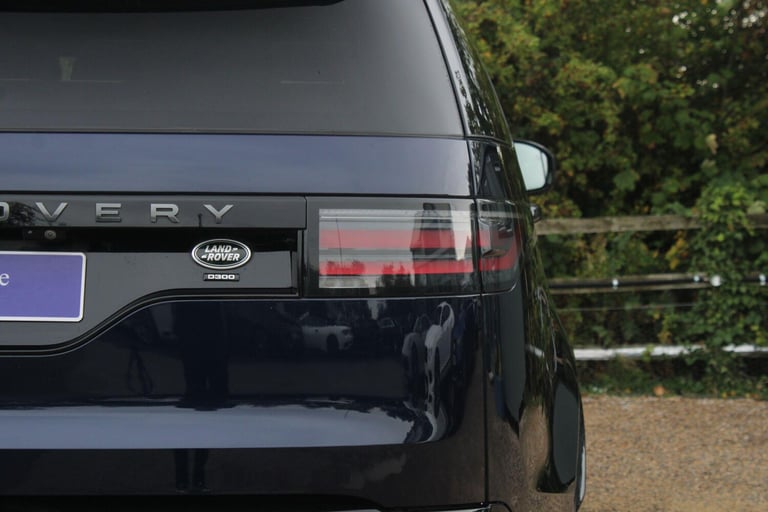 2022 Land Rover Discovery 3.0 D300 R-Dynamic HSE 5dr Auto ESTATE DIESEL Automatic