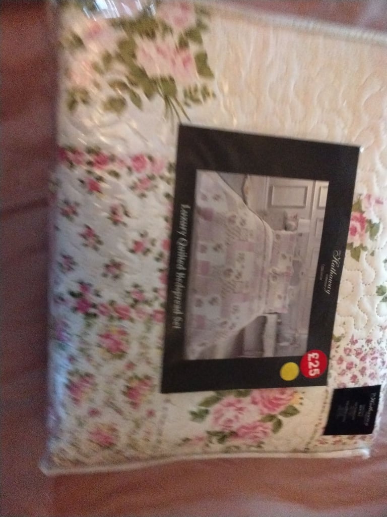 New floral pattern duvet cover set in a double 