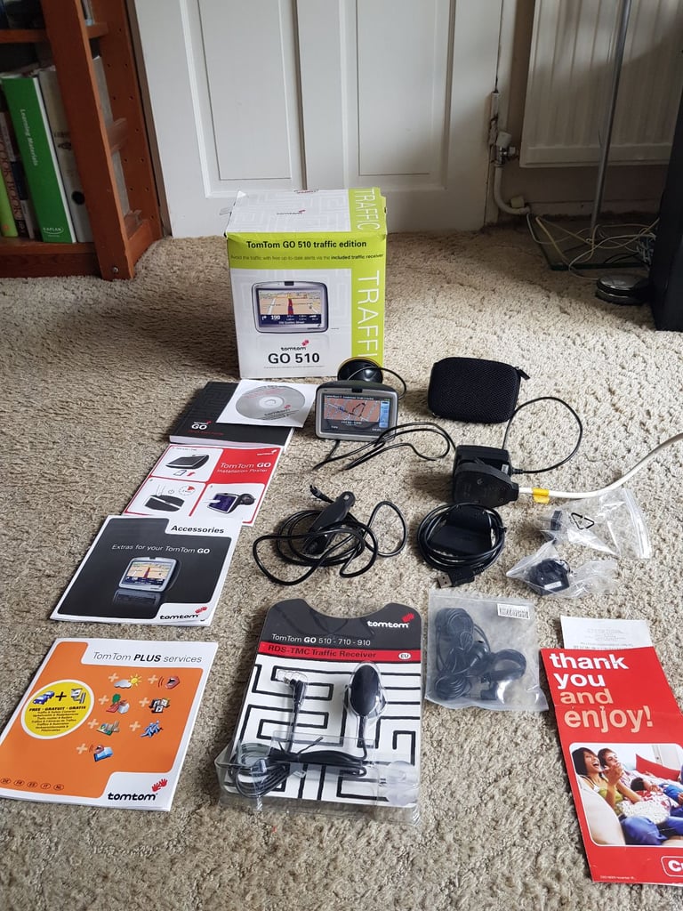 TomTom Go 510 Sat Nav GPS Traffic Edition with all its Accesories and Original box