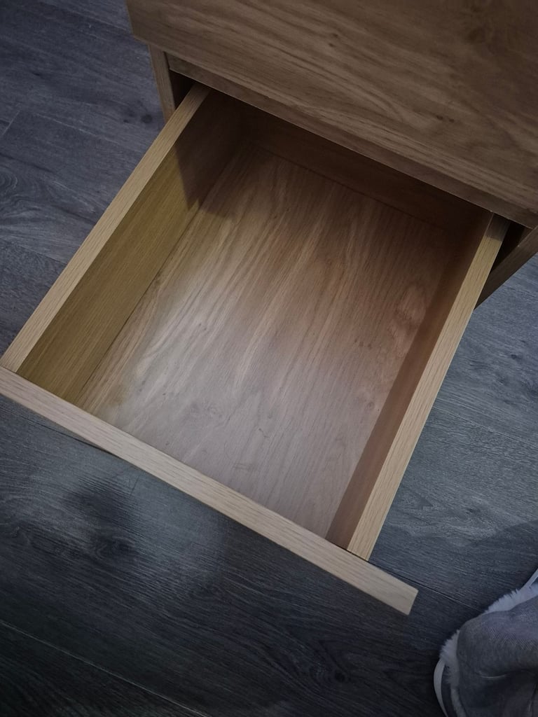 Oak bedside table. 