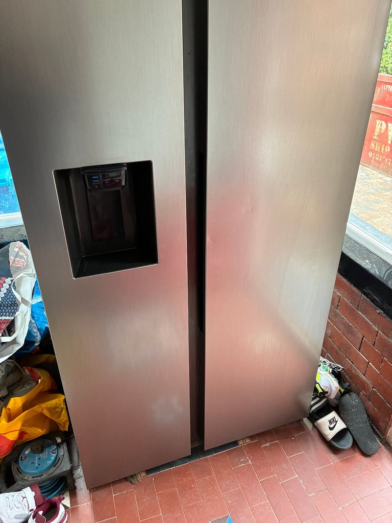 Samsung Series 7 SpaceMax RS68A8520S9/EU 634L American-Style Fridge Freezer - Matte Stainless