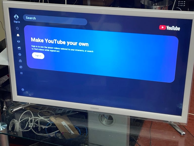 Smart TV: SAMSUNG Model : U32F4510AK