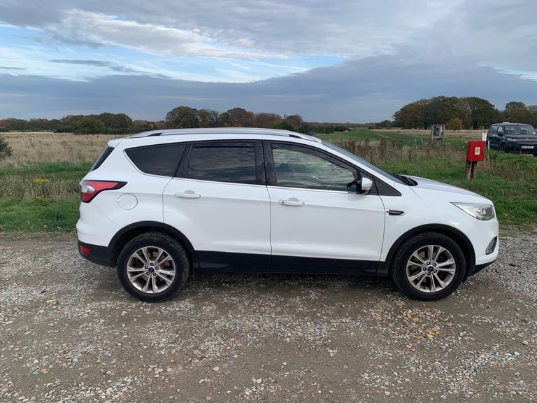 Ford, KUGA, Hatchback, 2017, Semi-Auto, 1498 (cc), 5 doors