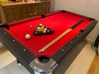 6ft StrikeworthPro Pool Table Deluxe Red cloth Exc Cond RRP £579