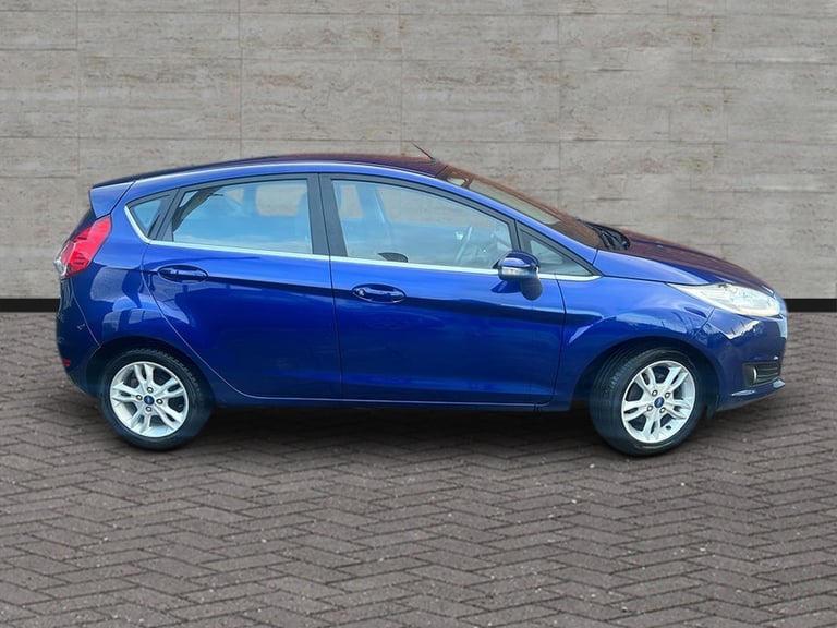 6 MONTHS WARRANTY, DRIVES NICE AND COMRORTABLE 