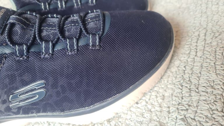 Skechers uk4 uber lightweight memory foam navy trainers, almost teo tone design 