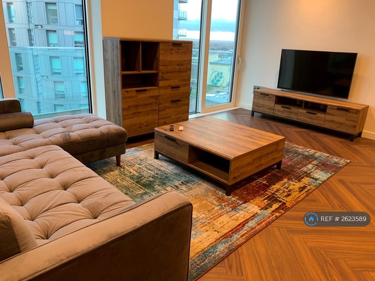2 bedroom flat in Lightbox, Media City Uk, Salford, M50 (2 bed) (#2623589)