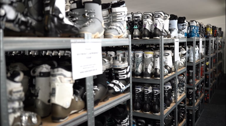 Skis ski boots, freestyle twintip freeride touring, helmet poles bindings children's women's ladies