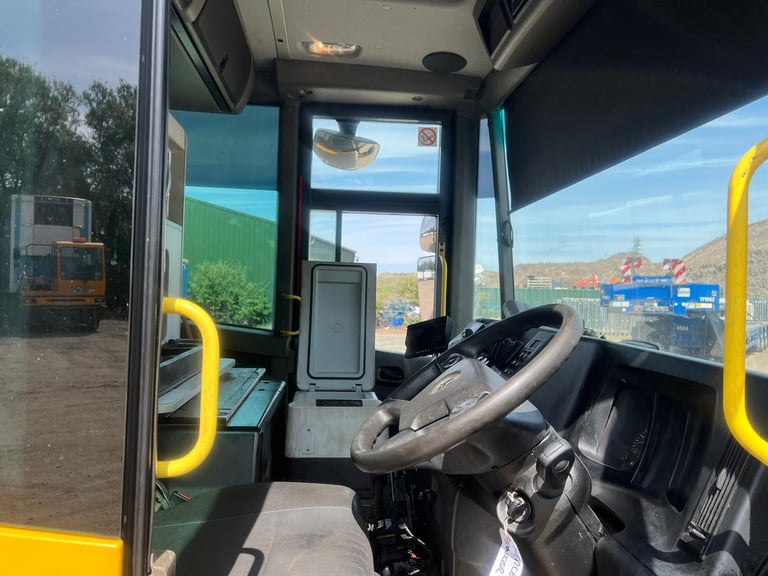 Mercedes-Benz ECONIC 1830 