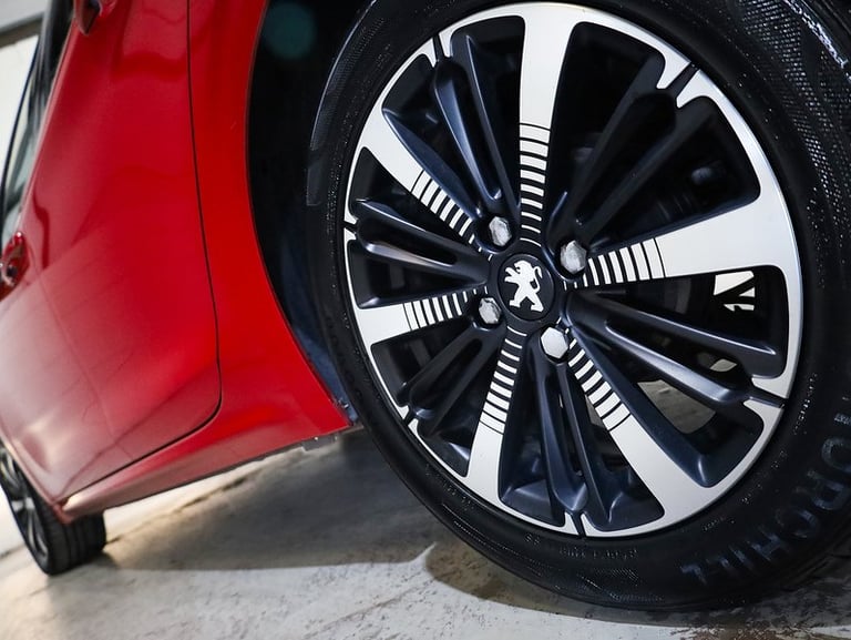 2019 Peugeot 208 1.2 PureTech 82 Tech Edition 5dr [Start Stop] HATCHBACK PETROL Manual
