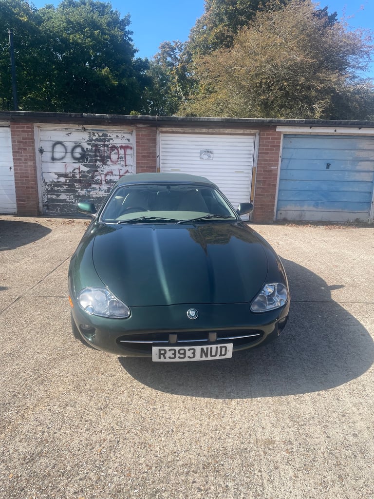 1998 jaguarXK8 convertible 