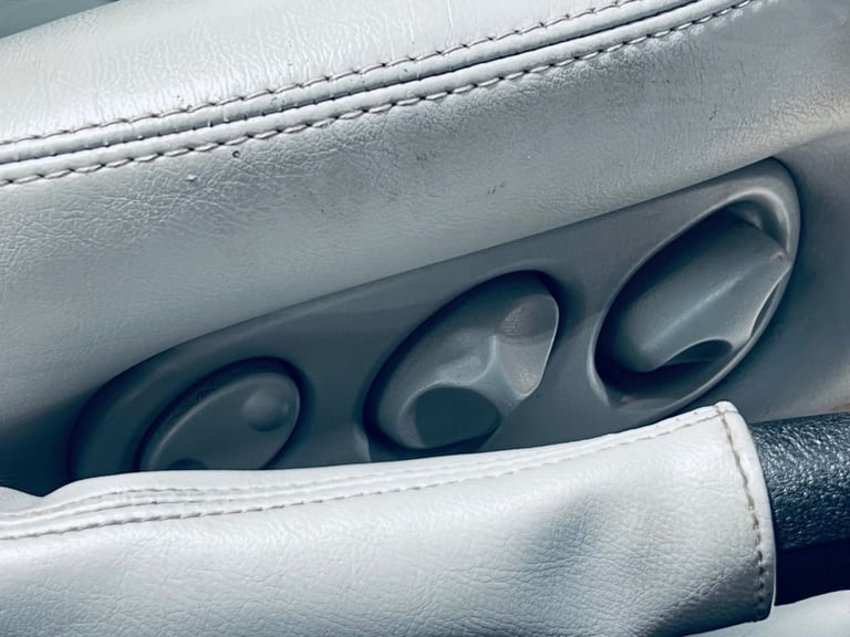 JAGUAR XF 4.2 CONVERTIBLE 2DR PETROL AUTOMATIC (279 G/KM, 300 BHP) BLACK 2003