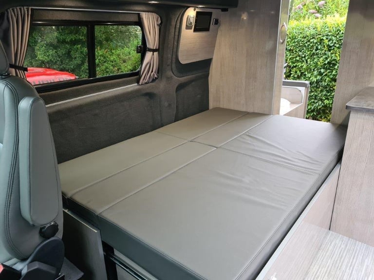 Wellhouse Maxus D7 LWB High Top