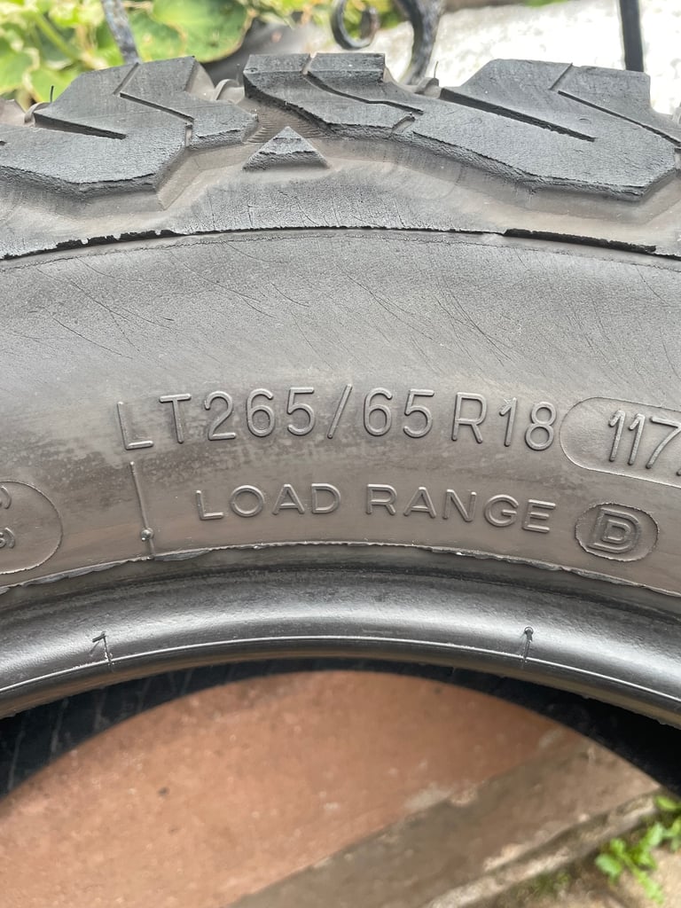 BF GOODRICH All Terrain KO2 265/65r18 Tyre x 2 9mm tread!