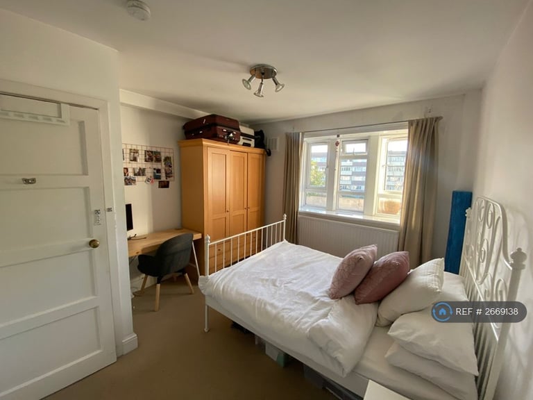2 bedroom flat in Nunhead Lane, London, SE15 (2 bed) (#2669138)