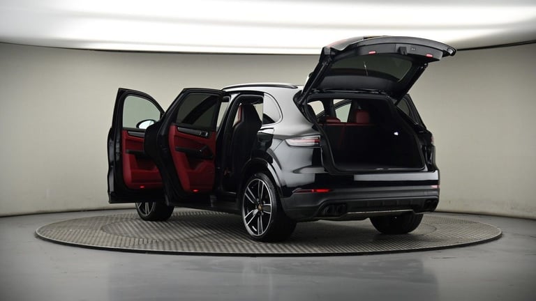 2022 Porsche Cayenne 3.0 V6 E-Hybrid 17.9kWh Platinum Edition TiptronicS 4WD Euro 6 (s/s) 5dr (3 ...