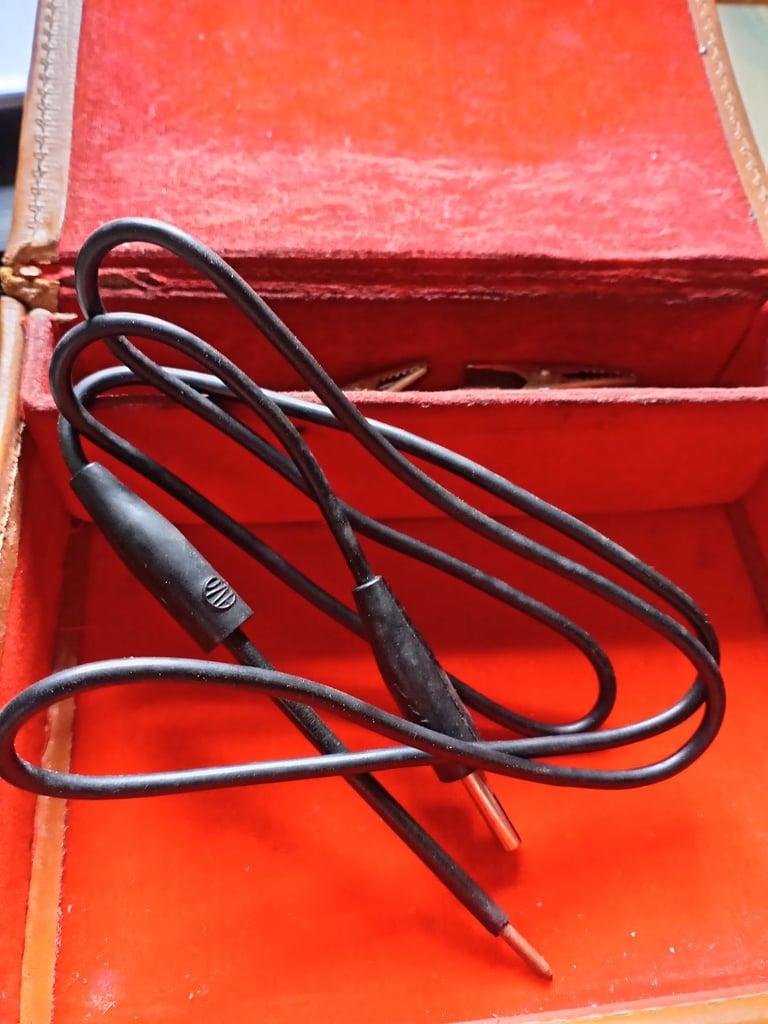 Vintage Multiminor Mk 5 Multimeter in Original Case - Bakelite - with just the black lead