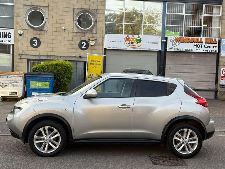 2012 Nissan Juke 1.6 Acenta 5dr [Premium Pack] HATCHBACK PETROL Manual