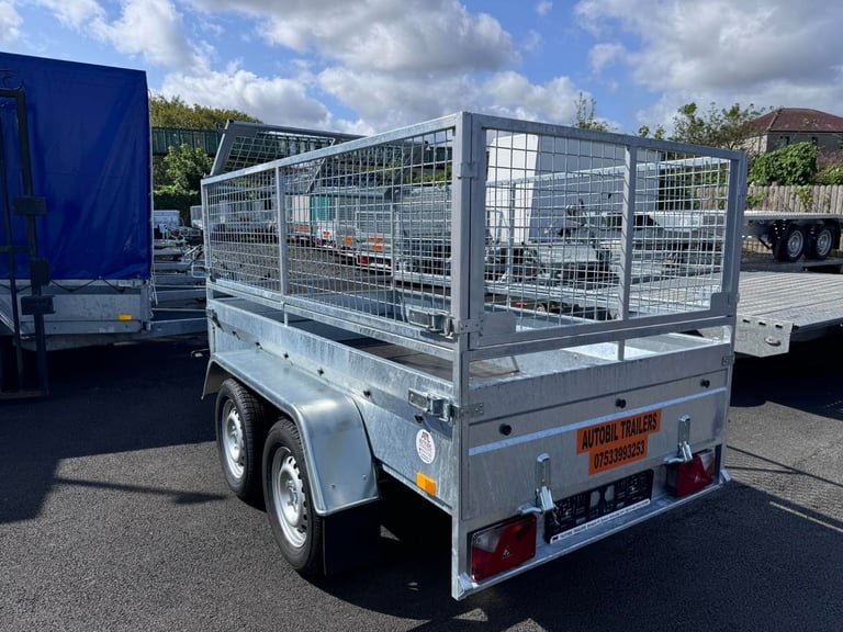 New 8,2ft x 4,3ft twin axle trailer with 60cm mesh 1300kg braked